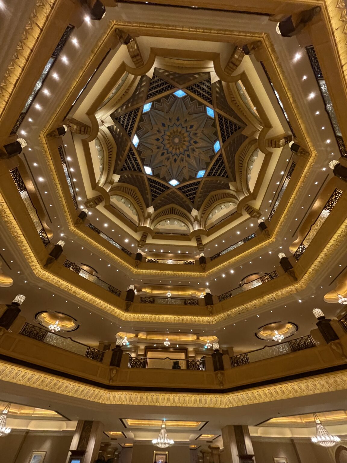 アブダビの観光スポットを半日でゆったりと巡るモデルコース Arisa in Göttingen